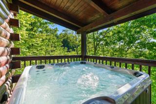 Rustic 3br Cabin Near Lake with Hot Tub - Sevierville - 8