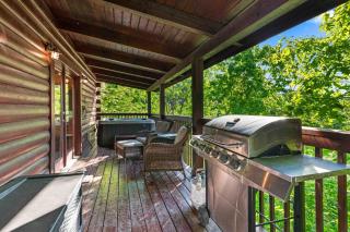 Rustic 3br Cabin Near Lake with Hot Tub - Sevierville - 2