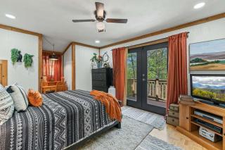Stylish Cabin with Hot Tub Games & More - Sevierville - 8