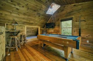 Cabin in Nature with Hot Tub & Games - 7