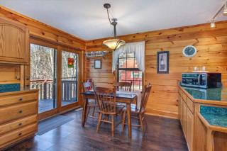 Peaceful 2BR in Mountains with Private Hot Tub - Sevierville - 2
