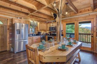 Scenic Escape with Hot Tub in Pigeon Forge - 4