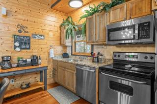The Real McCoy Stunning Views with Private Hot Tub - Sevierville - 5
