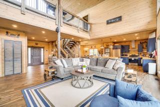 Luxury Sevierville Cabin with Private Hot Tub! - Sevierville - 4