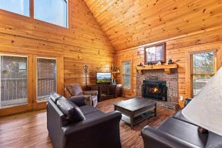 Spacious Cabin Stay for 9 with Hot Tub Close to Town - 2