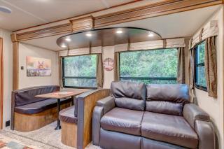 JB's Heavenly Hideaway - RV for 6 with Hot Tub - Pigeon Forge - 6