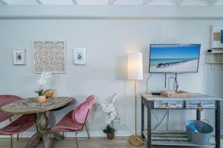 Coral Cove Beachfront Condo for 3 with Onsite Pool - 3