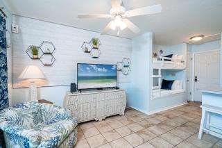 The Turtle Nest - Resort Condo with Pool - 7