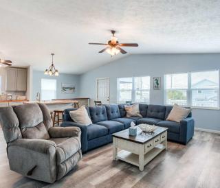 Beach Time Cozy Retreat Steps from the Gulf - 4