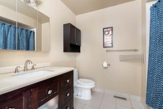Huge 4 Bedroom House Near Square One - Sleeps 8 - Mississauga - 4