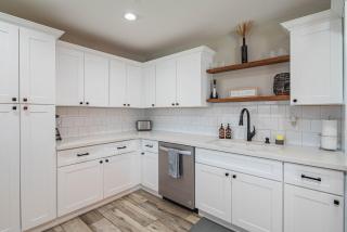 Spacious 4BD with Pool and Putting Green Near Old Town Scottsdale - 4