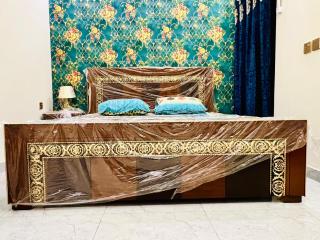 Elegant 2BR Apartment near PC hotel and Mall road - 7