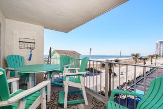Bethys Beachy Beauty Regency Towers - 0