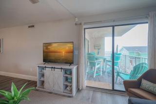 Bethys Beachy Beauty Regency Towers - 8
