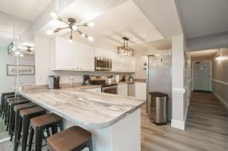 Bethys Beachy Beauty Regency Towers - 4