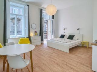 Balcony - Very Central - Modern - Large - 7