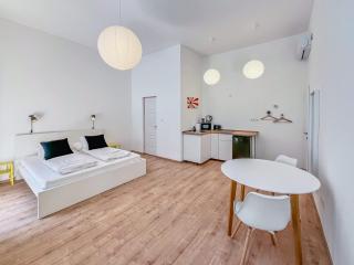 Balcony - Very Central - Modern - Large - 3