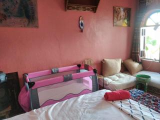 Dar Sam - Red Room - 7