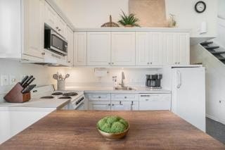 Cozy and Newly Updated Townhouse on Lake Martin - 5