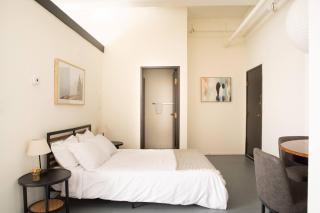 Westown Studio Apt Near Fiserv, Baird, and Theater District - Milwaukee - 4