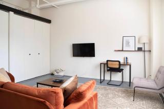 Westown Studio Apt Near Fiserv Baird and Theater District - Milwaukee - 8