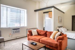 Westown Studio Apt Near Fiserv Baird and Theater District - Milwaukee - 5