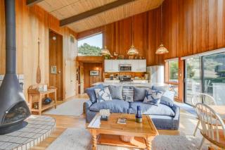 Sibley - Beautiful Ocean Views & Hot Tub - 9