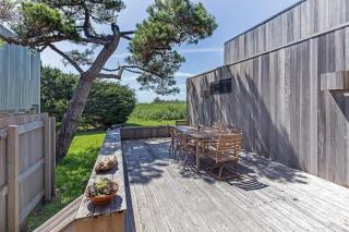 Grateful Getaway with Fireplace and Scenic Views - 8