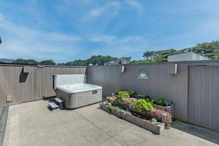 La Costiera Ocean & Bluff Views With Hot Tub - 7