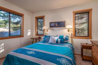 Albatross House with Ocean View Hot Tub - 7