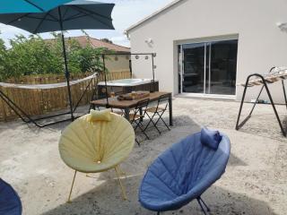 50m2, 4 personnes , jacuzzi et sauna privatif - Piolenc - 0