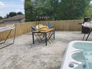 50m2, 4 personnes , jacuzzi et sauna privatif - Piolenc - 6