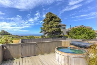 Ocean Retreat - BBQ Hot Tub & Ocean Views - 7