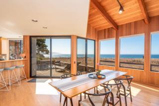 Ocean Views - Near Bluff Coast Trail - Hot Tub - 3