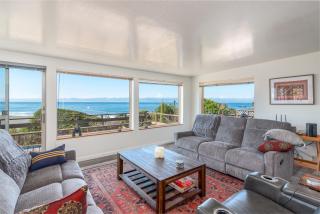 Ocean Bungalow - Tesla EV Station & Near Trails - 0