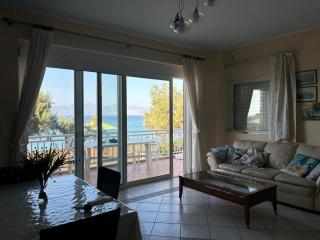 Xylokastro Beachfront Residence - 6