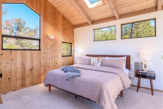 Charming 3 BD Family Home for 6 with Ocean Views & Trail Access - 5