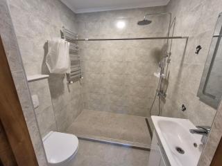 Elegant 2-bedroom apartment with a terrace - 6