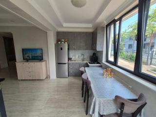 Elegant 2-bedroom apartment with a terrace - 4