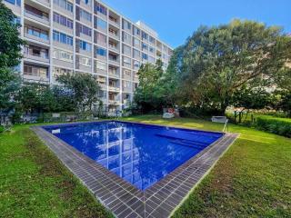 Quiet and central work friendly 1 bed with Table Mtn views - 6
