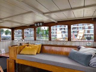 Charmante kapiteinshut op historisch schip De Hoop - Amsterdam - 2