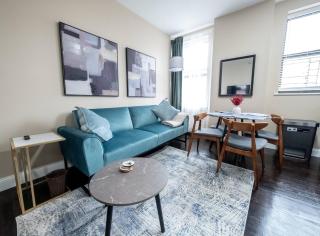 Stylish 3BR 2BA steps from Central Park with laundry - New York - 7