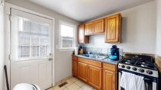Convenient One bedroom with king bed near DIA - 2