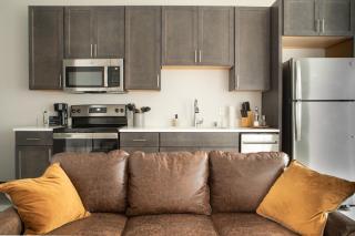 Deer District Studio Apt JC4 - One Block from Fiserv and Baird - 5