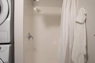 Deer District Studio Apt - One Block from Fiserv & Baird - 2