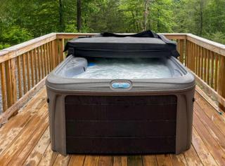 Modern Yurt w River Access, Hot Tub, WiFi & Grill - Wardensville - 6