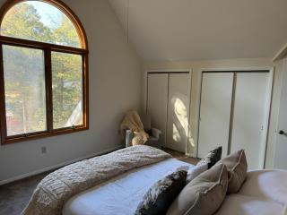 Modern Lakefront Getaway Jersey Shore - 2