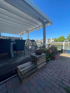 Waterfront Oasis - 9
