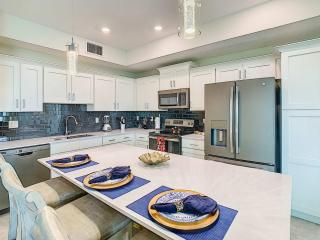 Lovely Thematic 2BR with 2 Clubhouses & Waterpark - 8