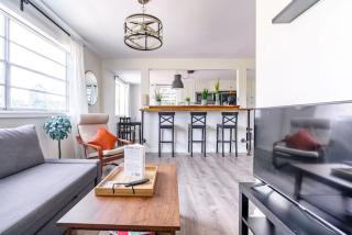Short North Convention Private Parking Pets! - Columbus - 1